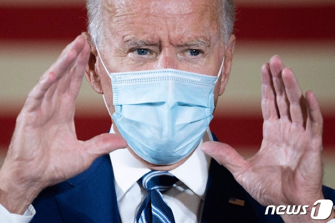 마스크 쓴 조 바이든 미국 대통령 당선인
