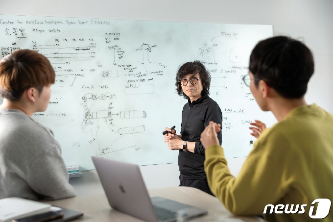 노삼혁 UNIST 인공지능대학원장 (UNIST제공) © 뉴스1