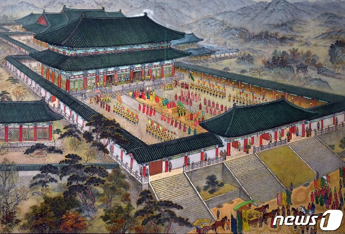 만월대터 발굴성과에 기초해 그린 고려 왕궁과 회경전 앞 태조 왕건의 행차 모습. 이 그림은 왕건릉 입구 정자각에 전시돼 있다. (미디어한국학 제공) 2021.01.30.© 뉴스1