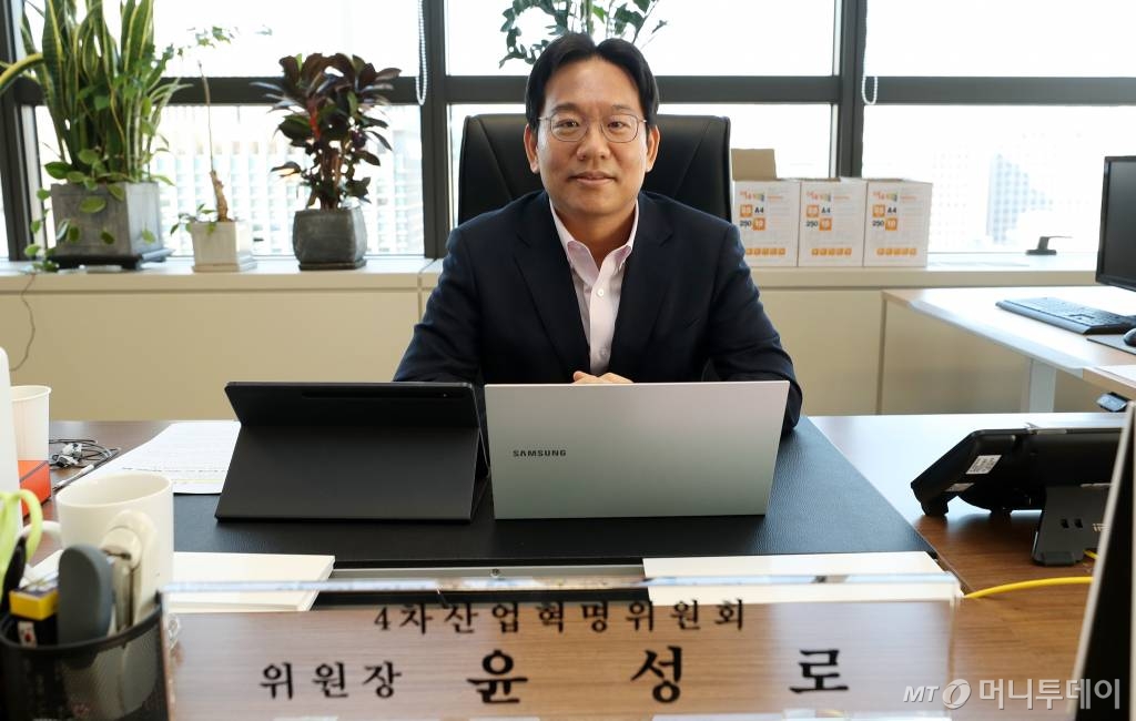 윤성로 4차산업혁명위원장 (초대석 인터뷰) / 사진=김휘선 기자 hwijpg@