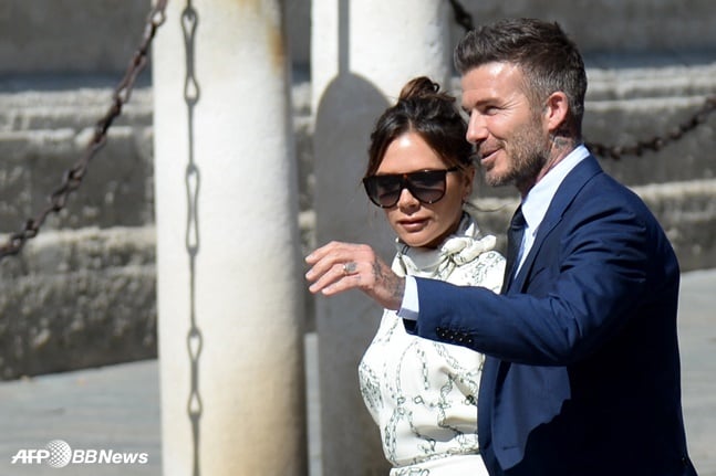 빅토리아 베컴(왼쪽)과 데이비드 베컴 부부. /AFPBBNews=뉴스1