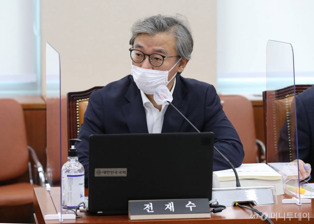 [서울=뉴시스] 김선웅 기자 = 전재수 더불어민주당 의원. (공동취재사진) 2020.10.19.  photo@newsis.com