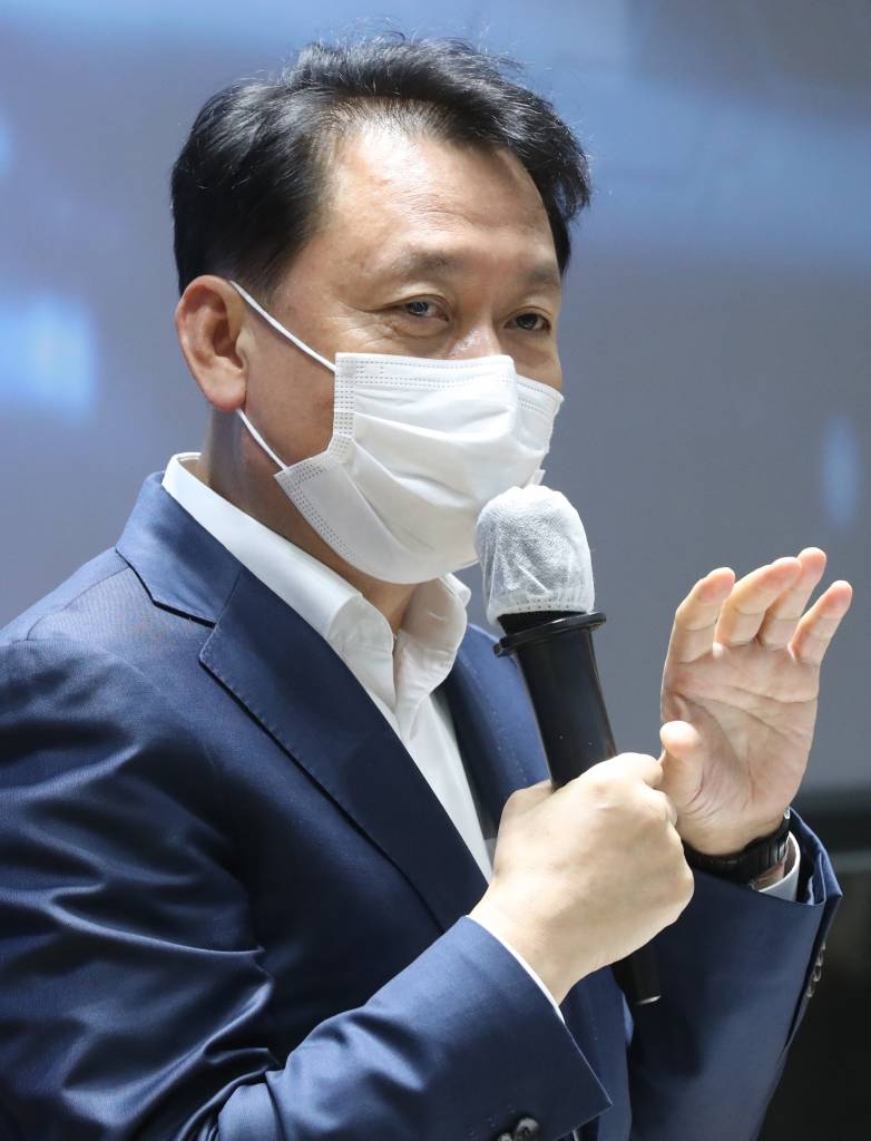 더불어민주당 K뉴딜본부장인 이광재 의원이 지난해 11월 6일 오후 서울 여의도 산업은행 IR센터에서 열린 '한국판 뉴딜 투자설명회'에서 축사하고 있다. / 사진제공=뉴시스