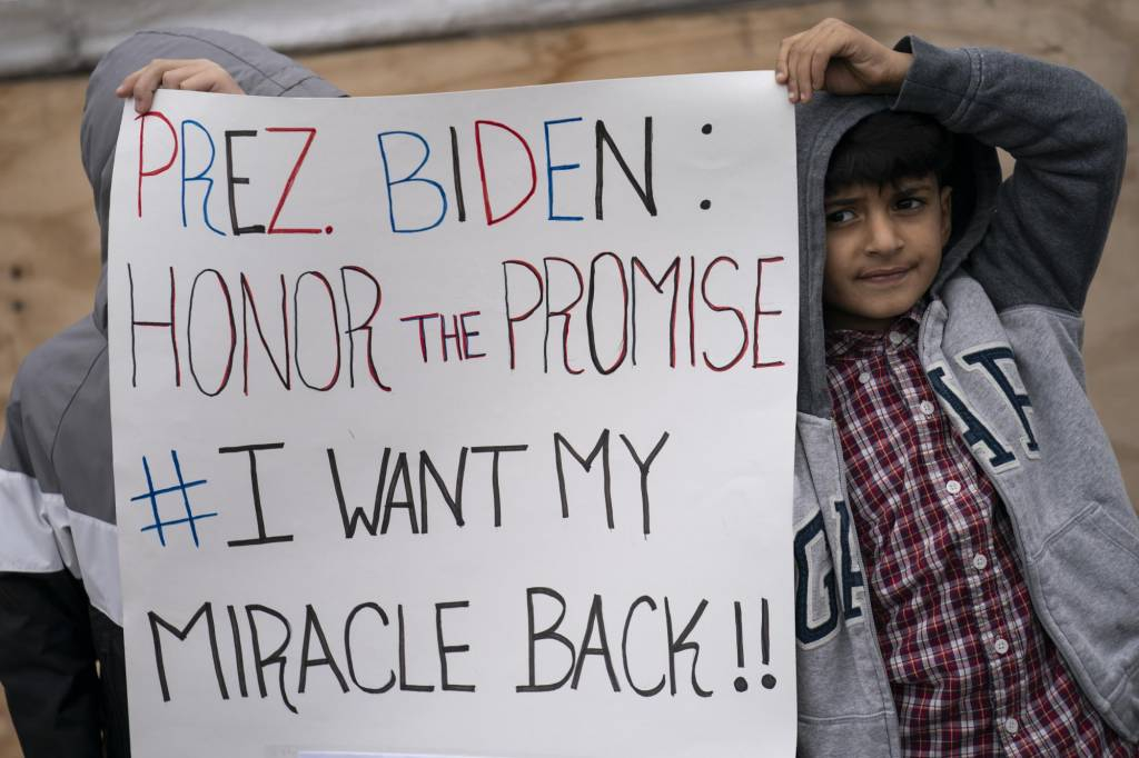  [뉴욕=AP/뉴시스]24일(현지시간) 미국 뉴욕의 브롱크스 자치구에서 