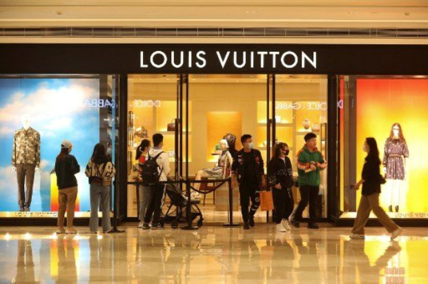 중국의 한 루이비통 매장/사진=AFP