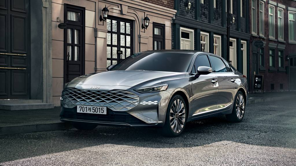  [서울=뉴시스]기아가 다음 달 초 출시 예정인 K8의 주요 사양과 가격을 공개하고 23일부터 사전계약을 시작한다고 밝혔다. K8은 기아의 새로운 지향점을 보여주는 첫 번째 모델로 프리미엄 준대형 세단에 걸맞은 편안하고 안정적인 주행성능, 운전의 부담을 덜어주는 첨단 운전자 보조 시스템, 모든 승객을 위한 편안하고 쾌적한 탑승 공간, 감성적 만족감과 편리한 연결성을 겸비한 인포테인먼트 시스템 등이 특징이다. 2021.03.23. (사진=기아 제공) photo@newsis.com *재판매 및 DB 금지