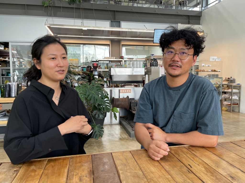 최윤성(오른쪽)·백은정 와이크래프트보츠 대표