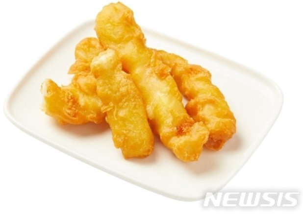 튀김을 아예 안 파는 분식집은 있을 수 있지만, 튀김을 팔면서 오징어튀김을 팔지 않는 집은 있을 수가 없다. /사진=뉴시스