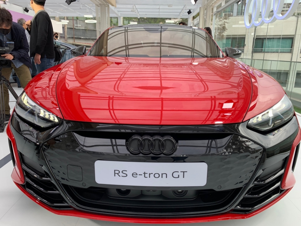 1.4억 아우디 e트론 GT 실물 보니…