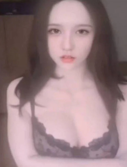 가짜 여성 행세를 하는 모습/사진제공=웨이보