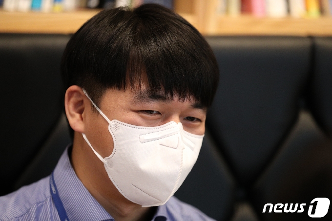 조재영 경찰청 국가수사본부 사이버범죄수사관이 24일 서울 서대문구 경찰청에서 뉴스1과 인터뷰를 하고 있다. 2021.5.24/뉴스1 © News1 성동훈 기자