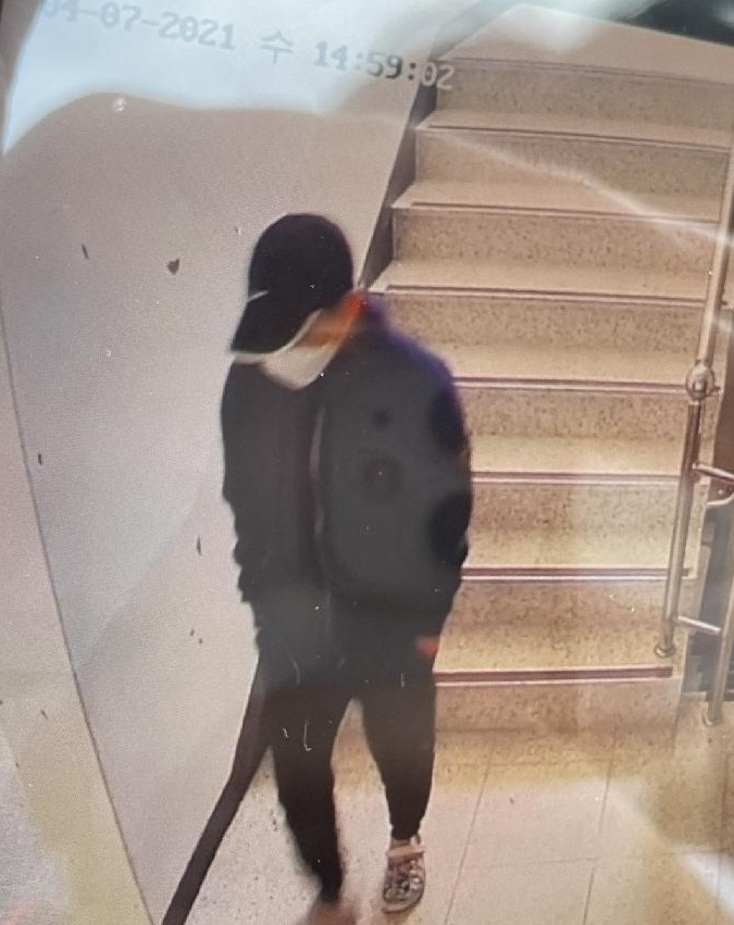 실종 직전 윤씨의 모습이 담긴 CCTV. /사진 = 윤희종씨 제공