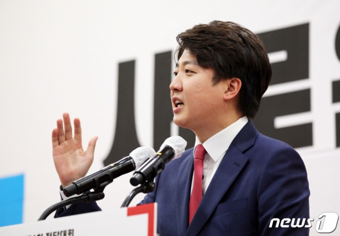 30일 오후 광주 김대중컨벤션센터에서 열린 국민의힘 제1차 전당대회 광주·전북·전남·제주 합동연설회에서 이준석 당대표 후보가 연설하고 있다. /사진=뉴스1.