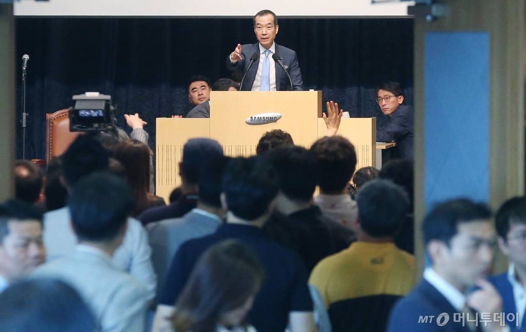 제일모직·삼성물산 합병을 위한 삼성물산 임시 주주총회가 열린 2015년 7월 17일 오전 서울 양재동 aT센터에서 최치훈 삼성물산 건설부문 사장이 총회를 주재하고 있다. /사진=이동훈 기자 photoguy@