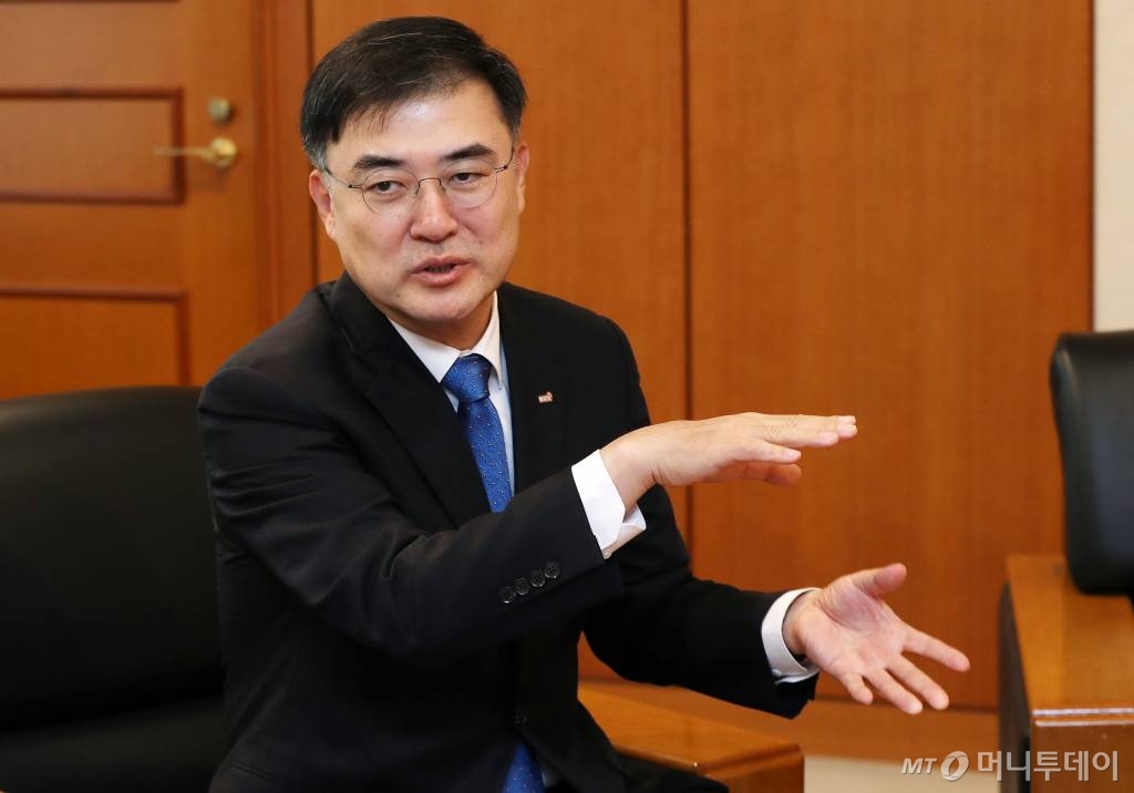 손병두 한국거래소 이사장 인터뷰 /사진=김휘선 기자 hwijpg@