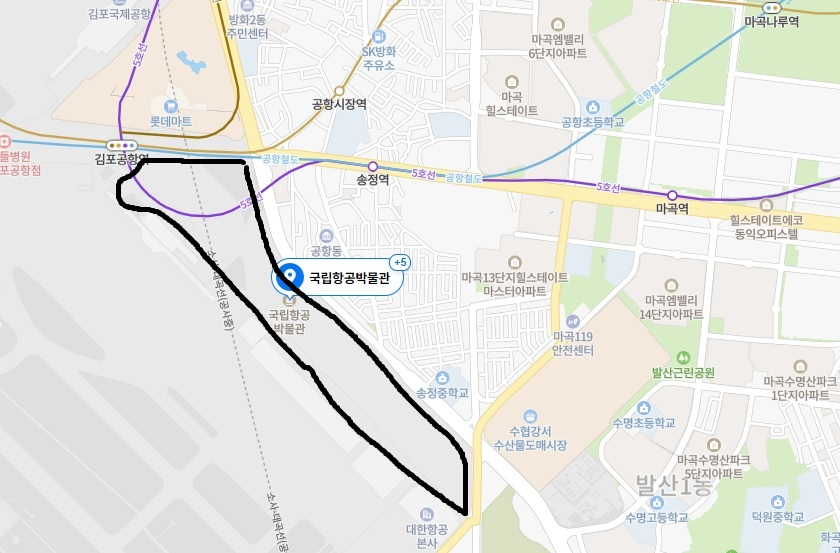 김포공항 복합개발 사업부지 위치도. 굵은 선으로 표시된 곳에서 개발사업이 진행될 예정이다. /사진=네이버 지도 캡쳐