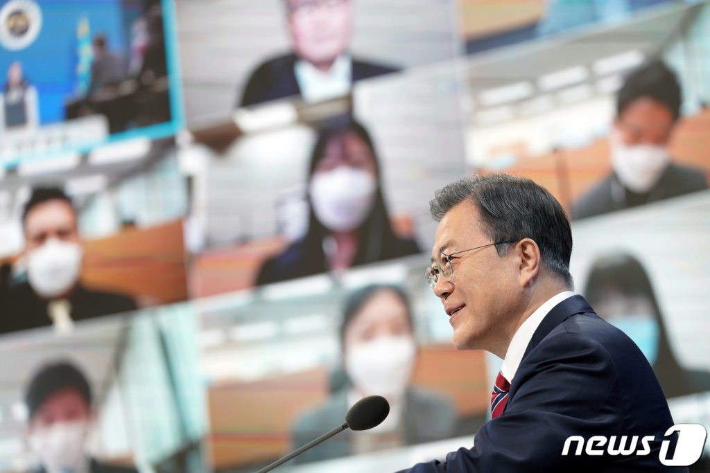 (서울=뉴스1) 이광호 기자 = 문재인 대통령이 18일 오전 청와대 춘추관에서 신년 기자회견을 하고 있다. 2021.1.18/뉴스1