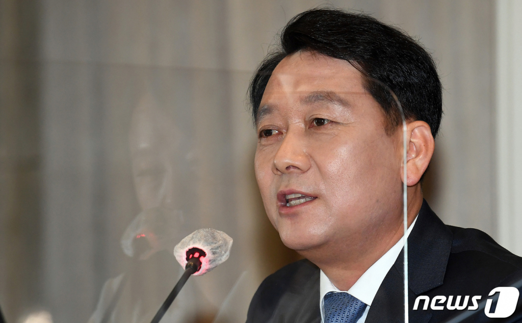 대선출마를 선언한 이광재 더불어민주당 의원이 이달 15일 오후 서울 중구 프레스센터에서 열린 한국기자협회 초청 토론회에 참석해 발언을 하고 있다. / 사진제공=뉴스1