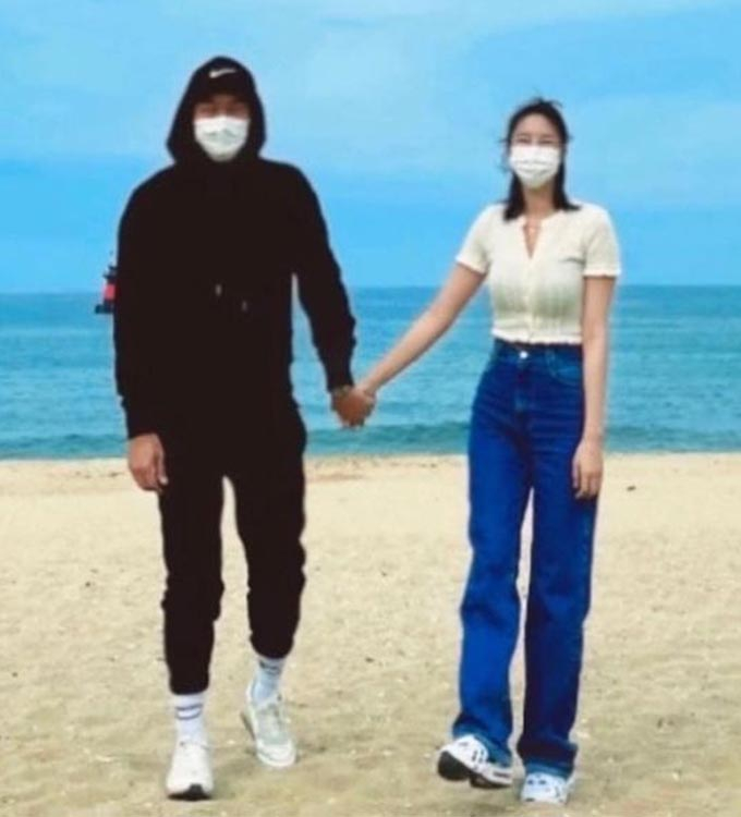 가수 NS윤지(오른쪽)와 그의 예비 신랑(왼쪽)/사진=NS윤지 인스타그램
