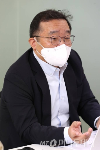 원승연 명지대 교수가 지난 4일 서울 종로구 머니투데이에서 열린 머니투데이-공공정책전략연구소 공동 좌담회에서 발언하고 있다. /사진=이기범 기자 leekb@