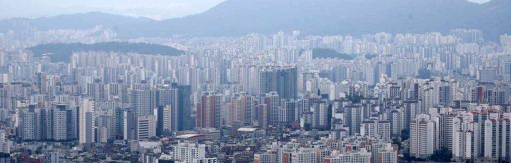  [서울=뉴시스] 김선웅 기자 = 8일 서울 시내 아파트 단지의 모습. 2021.08.08. mangusta@newsis.com