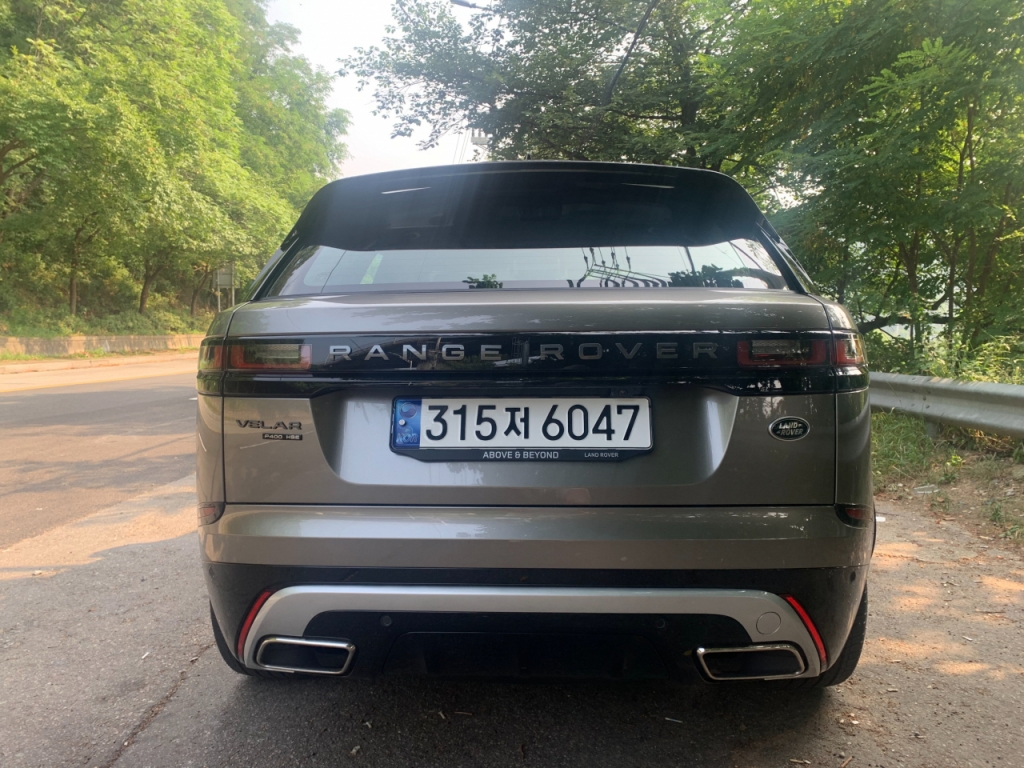 재규어랜드로버 레인지로버 벨라 P400 R-Dynamic HSE 후면부/사진=이강준 기자