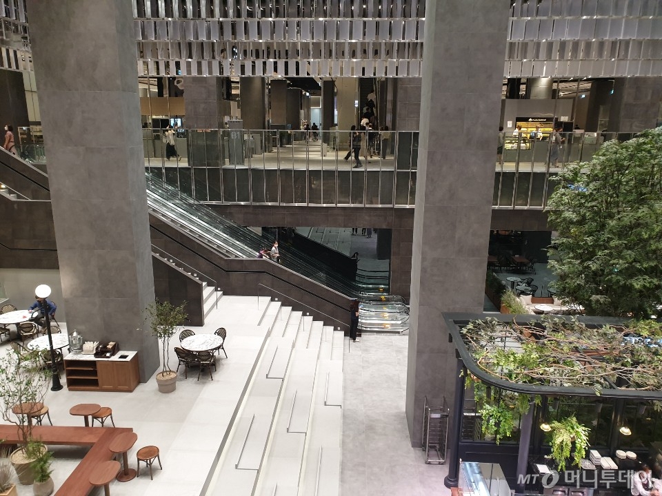 롯데백화점 동탄점 지하 2층 전경 /사진=이재은 기자