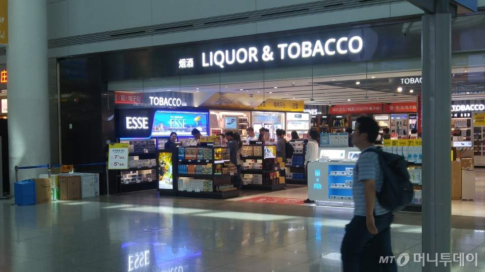 인천공항 면세점에서 판매되는 담배/사진= 정혜윤 기자 /사진=정혜윤
