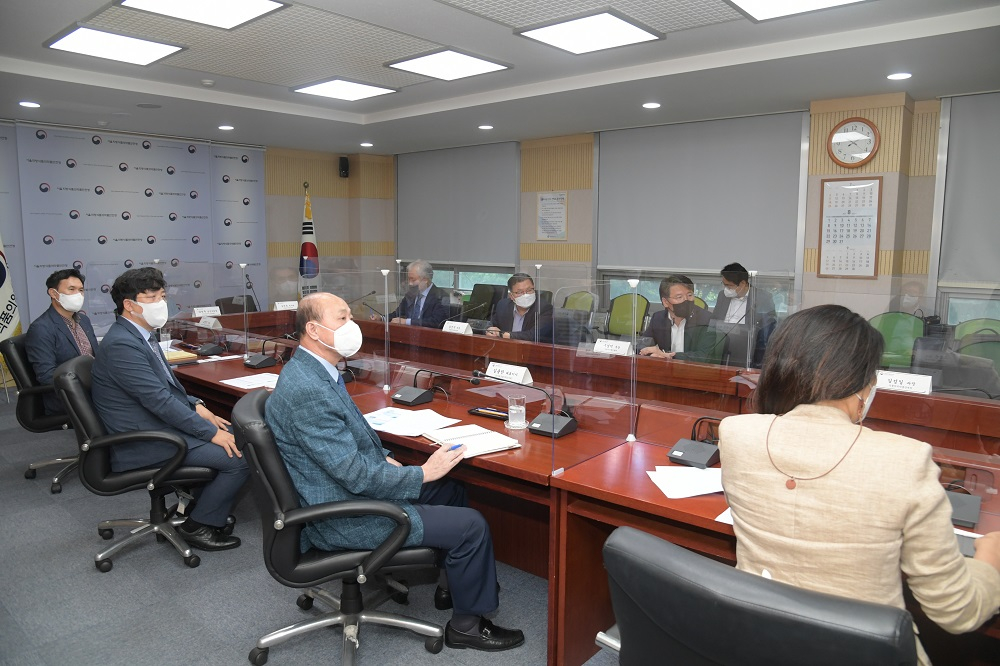 식품의약품안전처 김밥 프랜차이즈 음식점 식품위생관리 생활방역 점검 간담회./사진=식약처