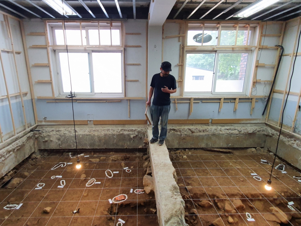 오는 30일 '강원국제트리엔날레2021'(이하 트리엔날레) 개막을 앞두고 강원문화재단은 지난달 31일 기자간담회를 통해 일부 작품을 선공개했다. 차기율 작가의 '삶의고고학, 와동로219-24' 작품 모습./사진=한민선 기자