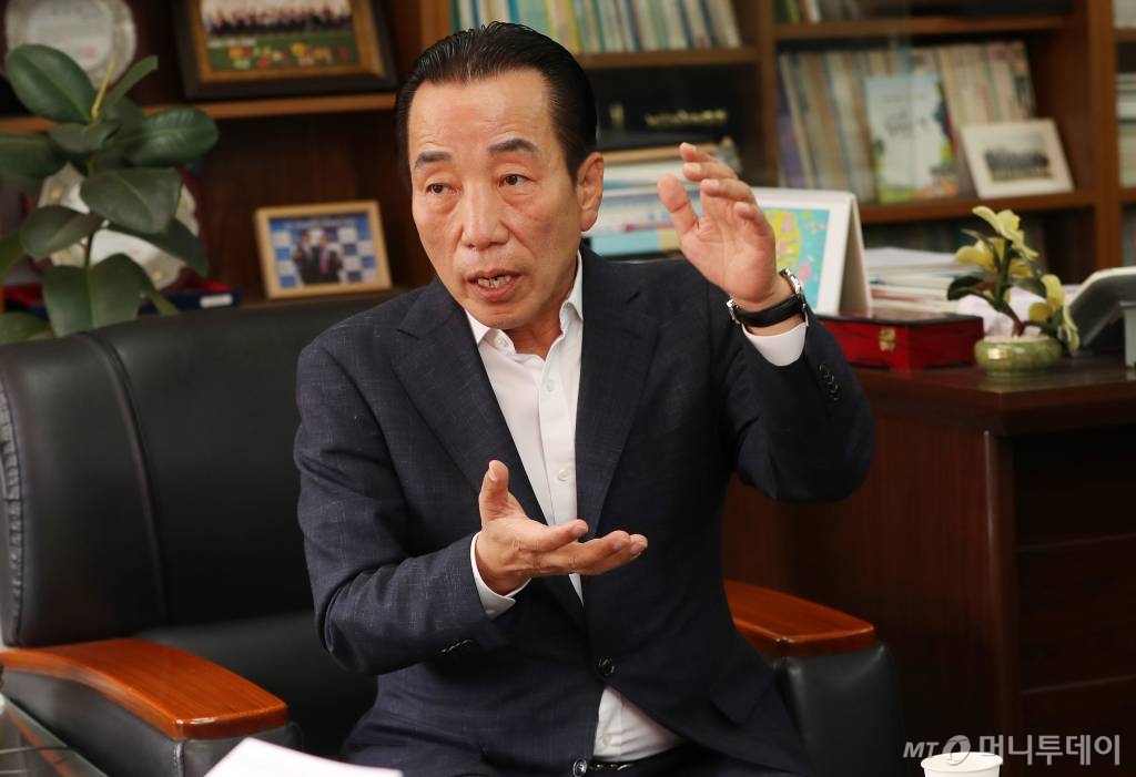 이승호 한국낙농육우협회장 인터뷰 /사진=김휘선 기자 hwijpg@