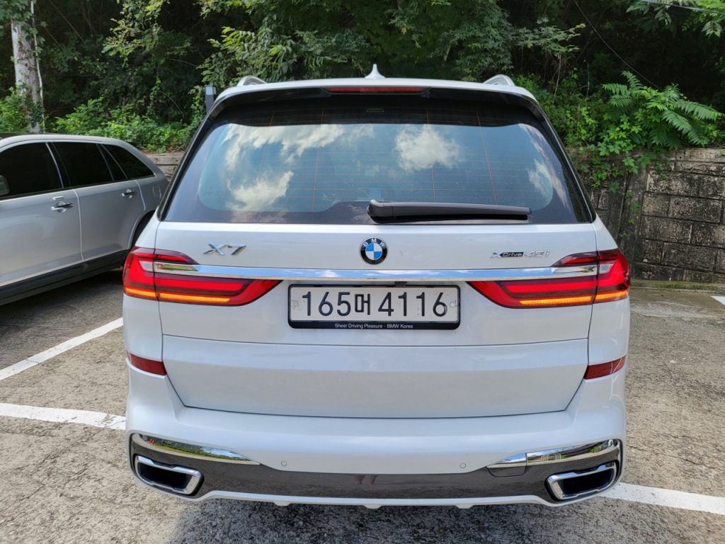 BMW X7 40i M spt 후면부/사진=이강준 기자