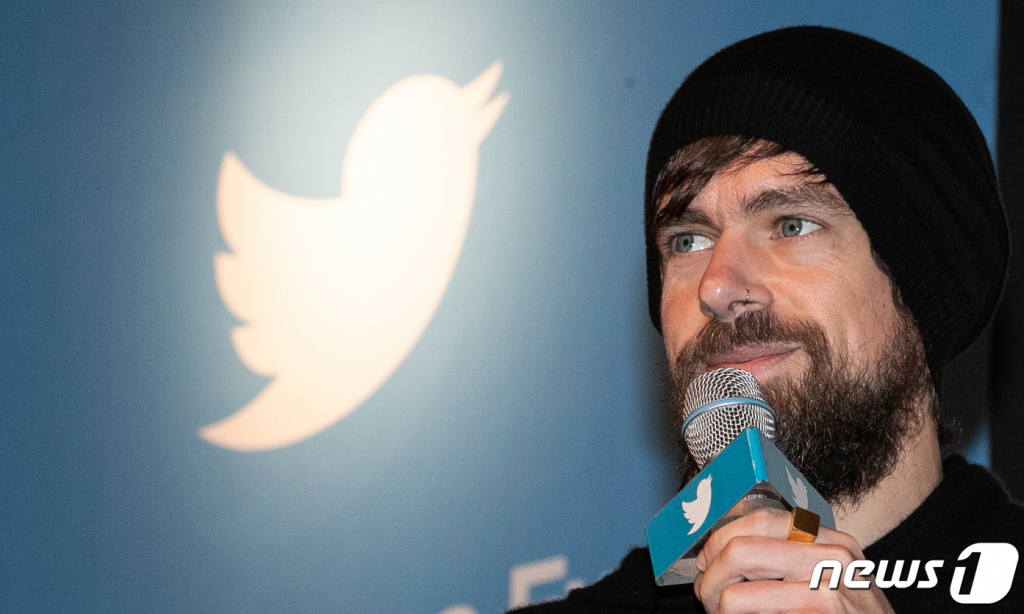 (서울=뉴스1) 이승배 기자 = 잭 도시 트위터 최고경영자(CEO)가 22일 오전 서울 중구 신라호텔에서 열린 트위터 설립 13주년 기념 기자간담회에 참석하고 있다. 잭 도시 CEO의 이번 방한은 전 세계 모든 트위터 사무실을 방문해 직원들을 만나고 현지 시장 이해도를 높이기 위한 월드투어의 일환으로 진행됐다. 2019.3.22/뉴스1