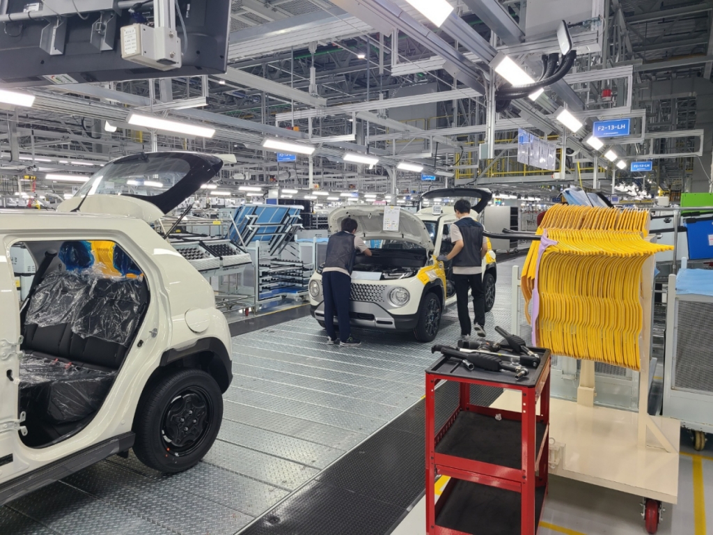 지난 27일 GGM 조립부 생산라인에서 캐스퍼가 조립되고 있는 모습. /사진=정한결 기자.