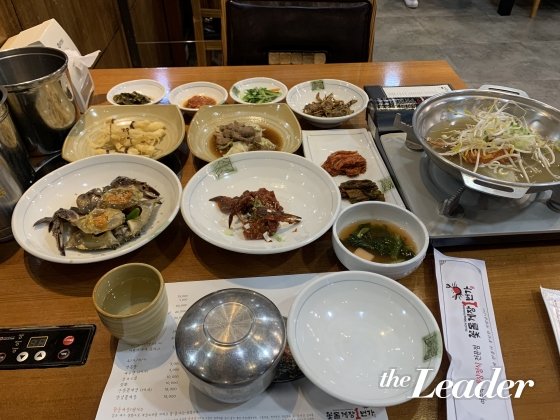 ▲여수의 꽃게장 정식/사진=더리더