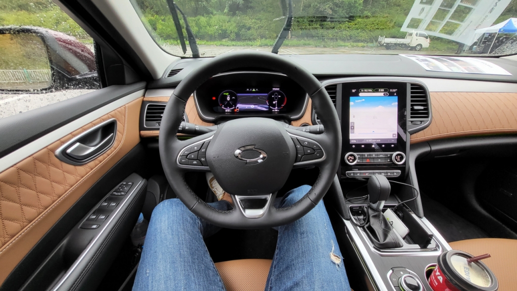 르노삼성 SM6 Tce300 프리미에르 운전석 모습/사진=이강준 기자