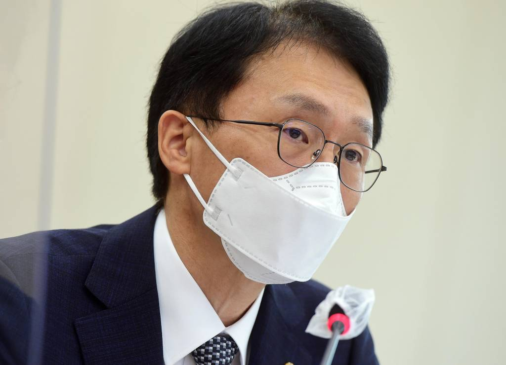 임재현 관세청장이 12일 국회에서 열린 기획재정위원회의 관세청·조달청·통계청에 대한 국정감사에서 의원 질의에 답하고 있다. / 사진제공=뉴시스