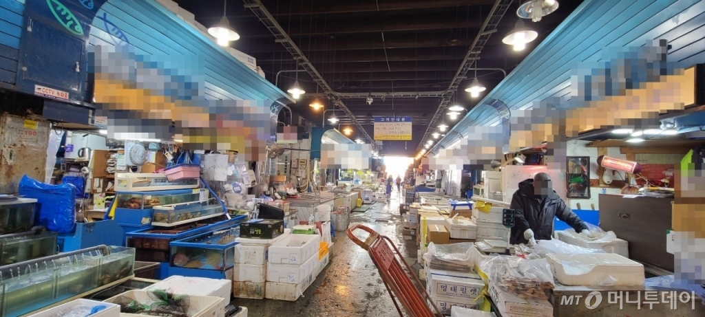 18일 오전 서울 송파구 가락농수산물도매시장이 한산한 모습을 보이고 있다. /사진=홍효진 기자