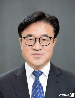 (서울=뉴스1) = 문재인 대통령은 11일 소청심사위원회 위원장에 최재용 인사혁신처 차장을 내정했다.(청와대 제공)2021.11.11/뉴스1