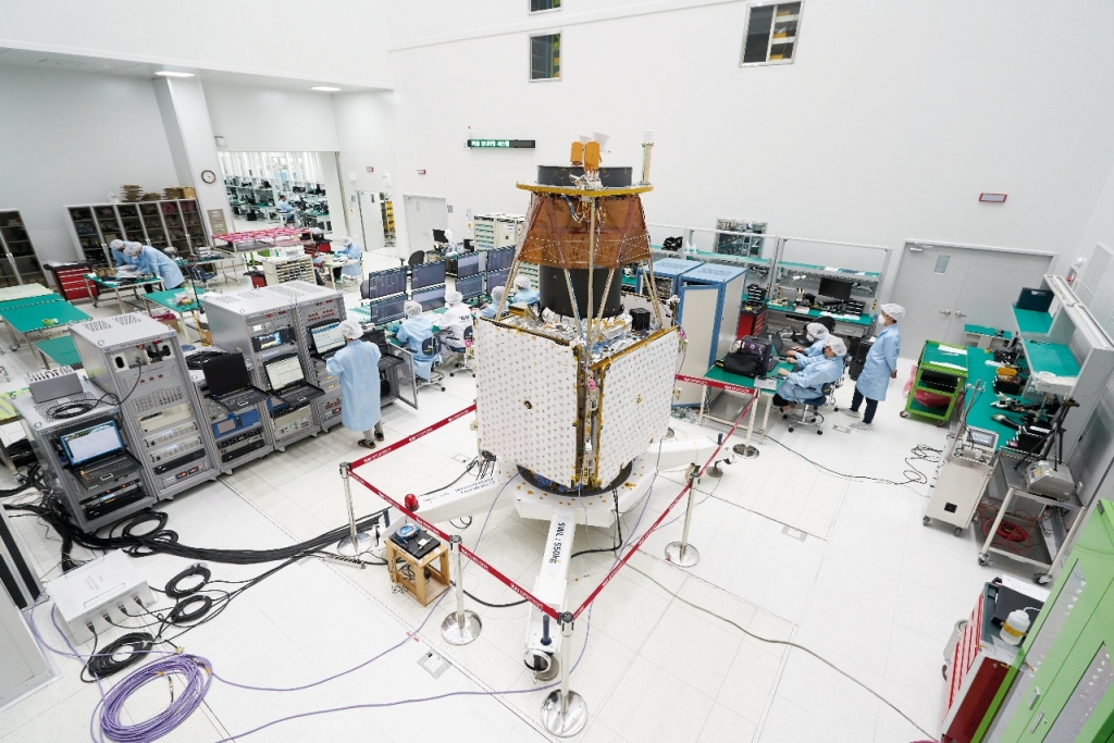 KAI 우주센터의 차세대 중형위성 2호 조립현장/사진제공=KAI