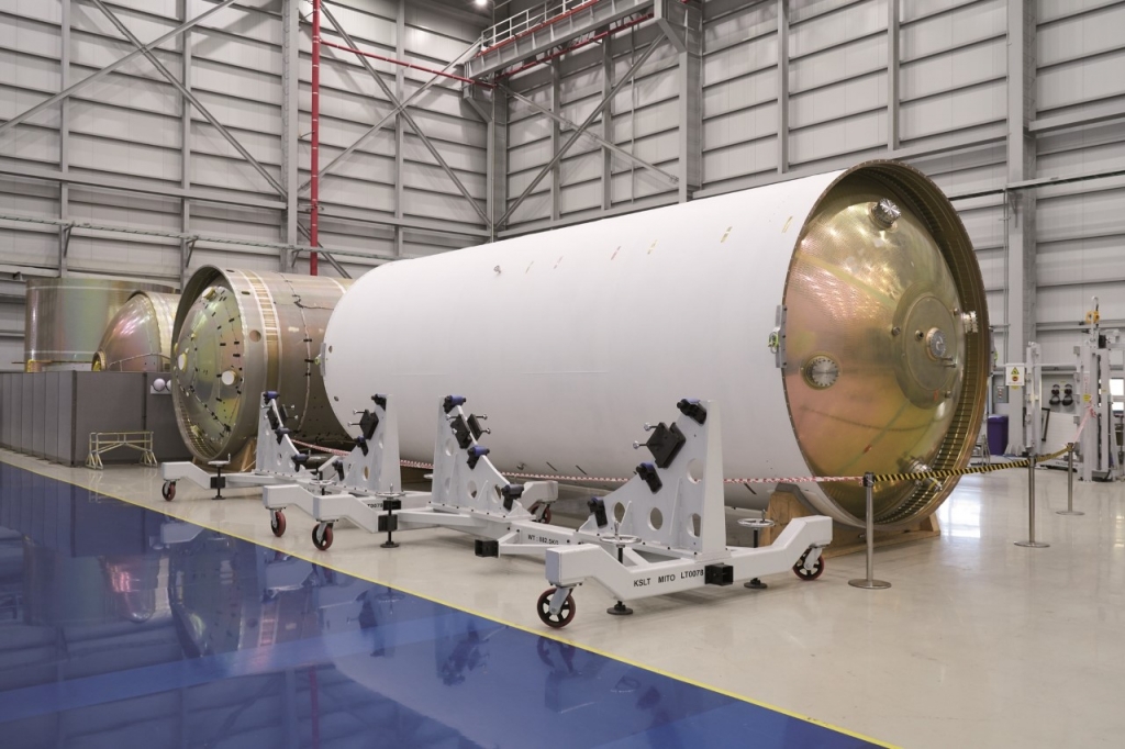 KAI 종포공장에 보관 중인 누리호 1단 추진제탱크/사진제공=KAI