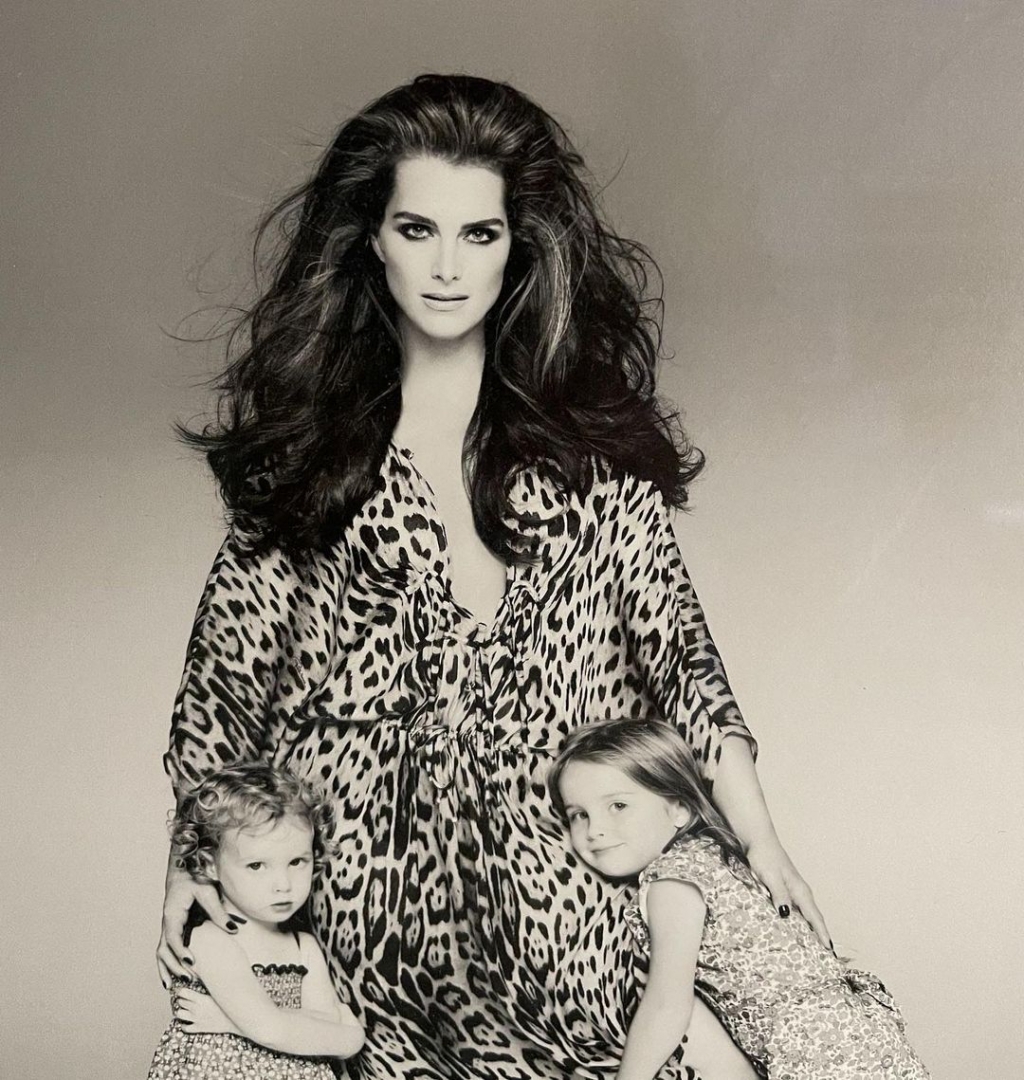 할리우드 배우 브룩 쉴즈와 그의 두 딸./사진=브룩 쉴즈 인스타그램