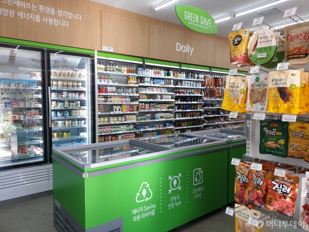 1일 GS25동두천송내점 매장 내부 모습. /사진=이재은 기자