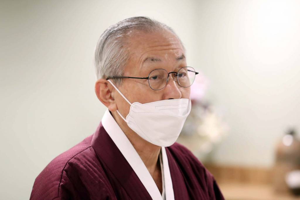 김병일 도산서원 선비문화수련원 이사장이 27일 서울 종로구 국립현대미술관 서울관 교육동에서 '도산서원선비문화수련원 수련생 100만명 시대로'를 주제로 기자간담회를 하고 있다. /사진=뉴시스
