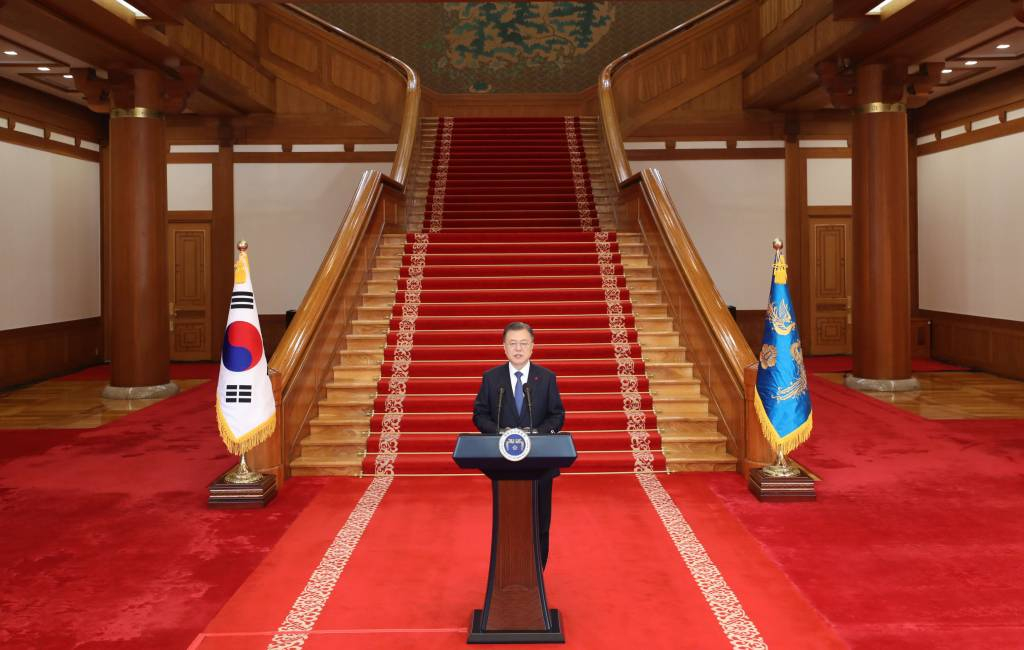 [서울=뉴시스] 전진환 기자 = 문재인 대통령이 3일 청와대 본관에서 2022년 신년사를 발표하고 있다. 2022.01.03.