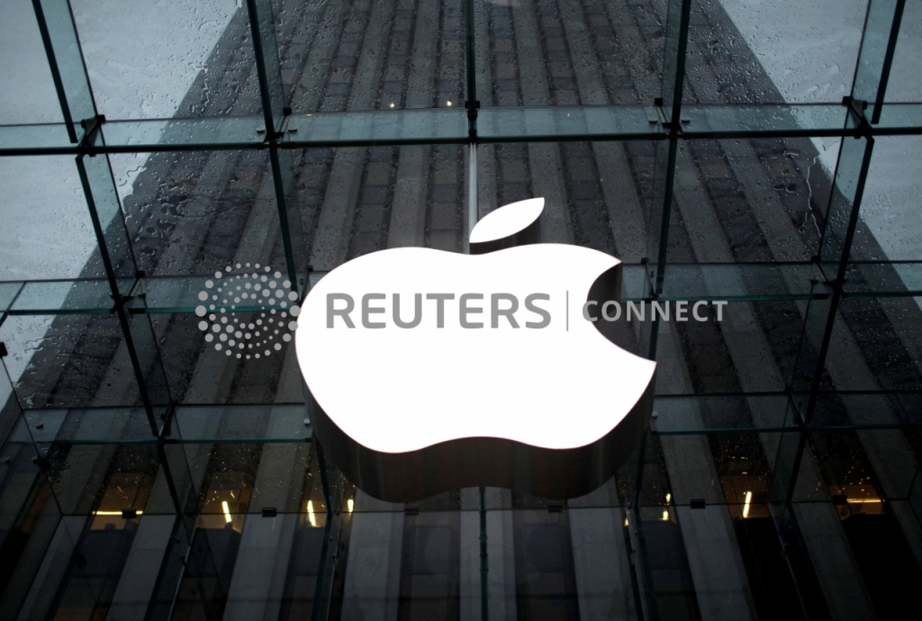 The Apple Inc. logo is seen in the lobby of New York City's flagship Apple store January 18, 2011. REUTERS/Mike Segar