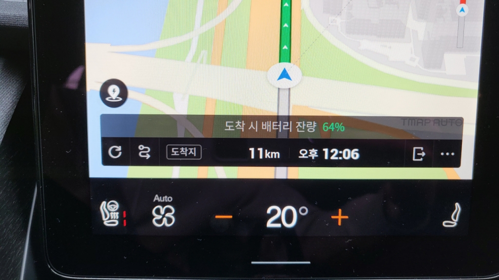 폴스타2 롱레인지 싱글모터 트림에 탑재된 T맵이 계산한 도착 후 잔여 배터리량/사진=이강준 기자
