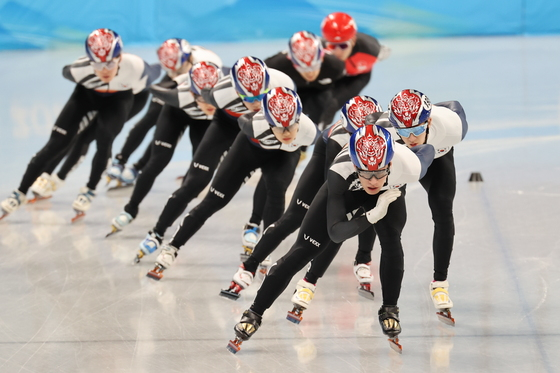 (베이징=뉴스1) 안은나 기자 = 대한민국 쇼트트랙 국가대표팀이 6일 오후 중국 베이징 수도실내체육관에서 훈련하고 있다. 2022.2.6/뉴스1  