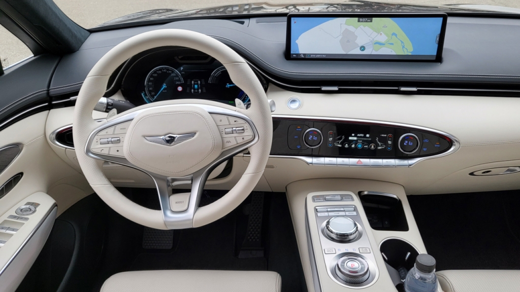 제네시스 GV70 전동화 모델 운전석 모습/사진=이강준 기자