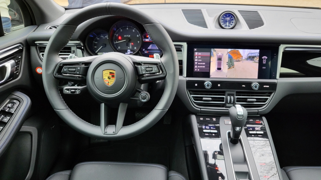 포르쉐 마칸 GTS 부분변경 모델 내부/사진=이강준 기자